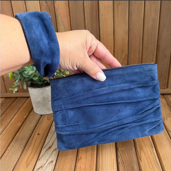 Henri Bendel Navy Suede Wristlet Clutch NWT